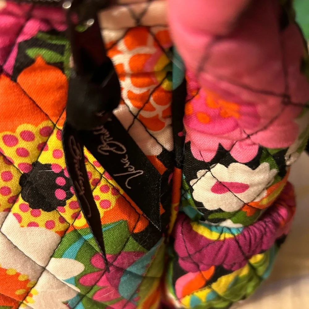 Vera Bradley “va va bloom” floral messenger baby bag large.  Great deal - Picture 6 of 12